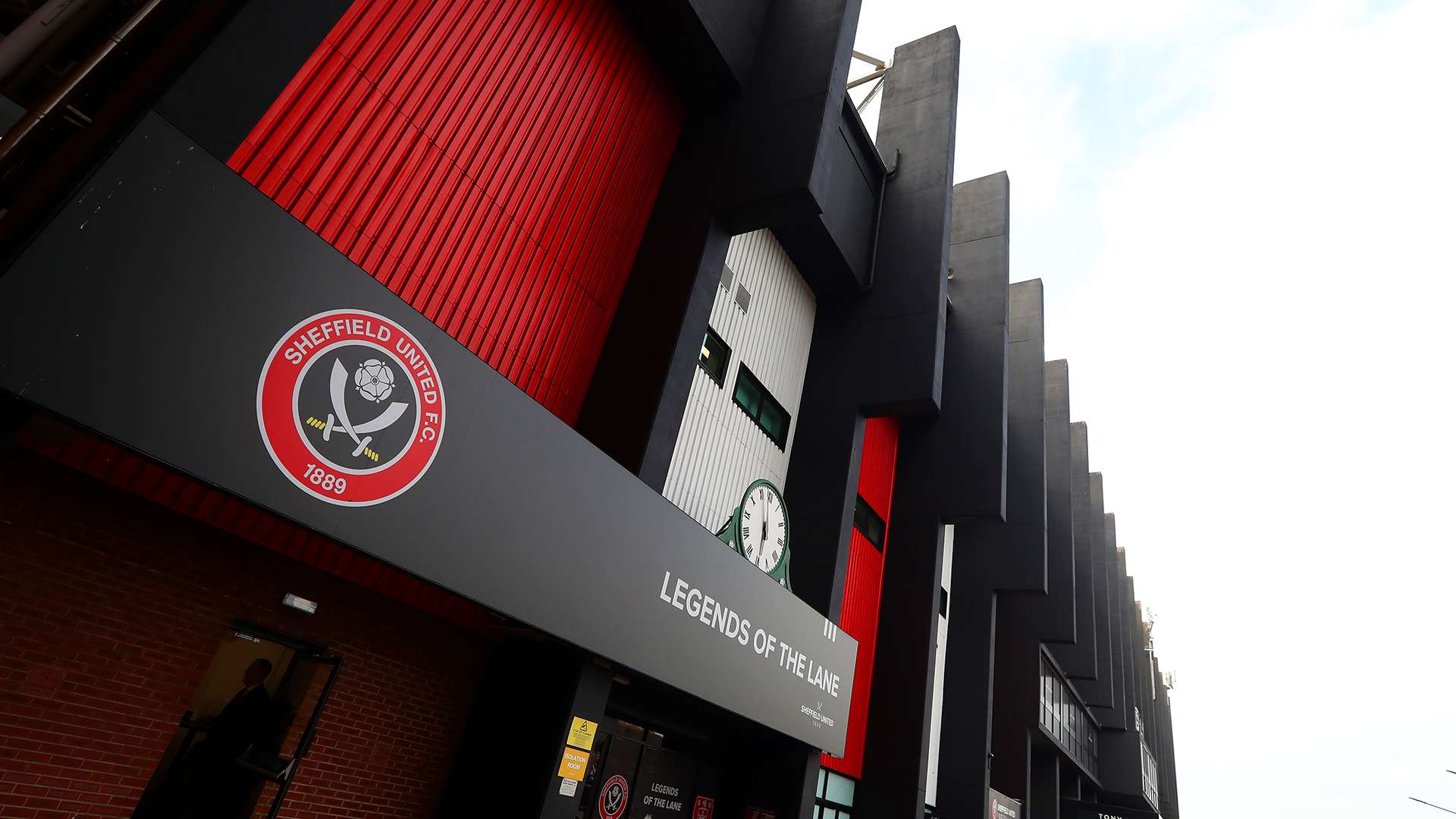 若昂內維斯在轉會中流下深情淚水 但本菲卡財政將從中受益.